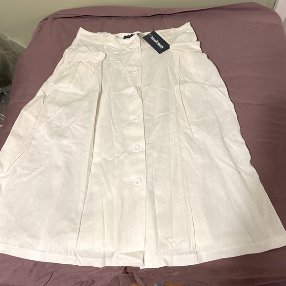 White linen button-down midi skirt - Picture 2 of 6
